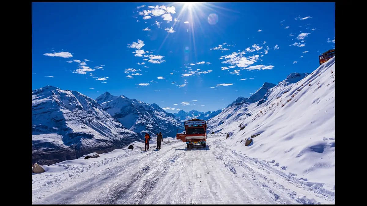 The snow covered Rohtang Pass in Manali 
