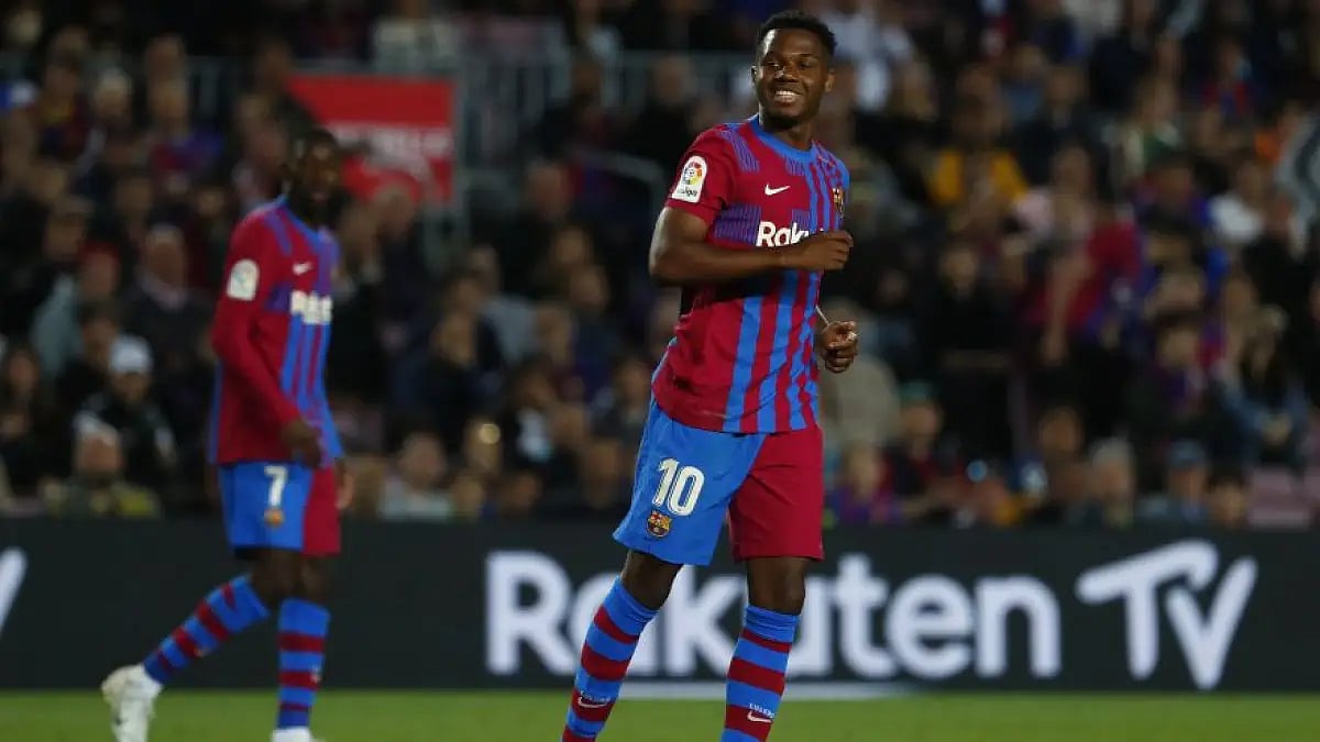 Ansu Fati gestures during La Liga game between Barcelona and Celta Vigo at Camp Nou on May 10, 2022.