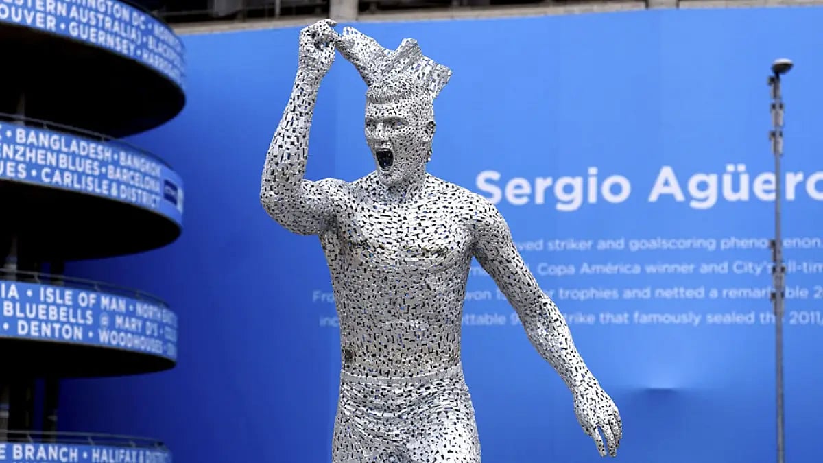 This Sergio Aguero statue is designed by sculptor Andy Scott.