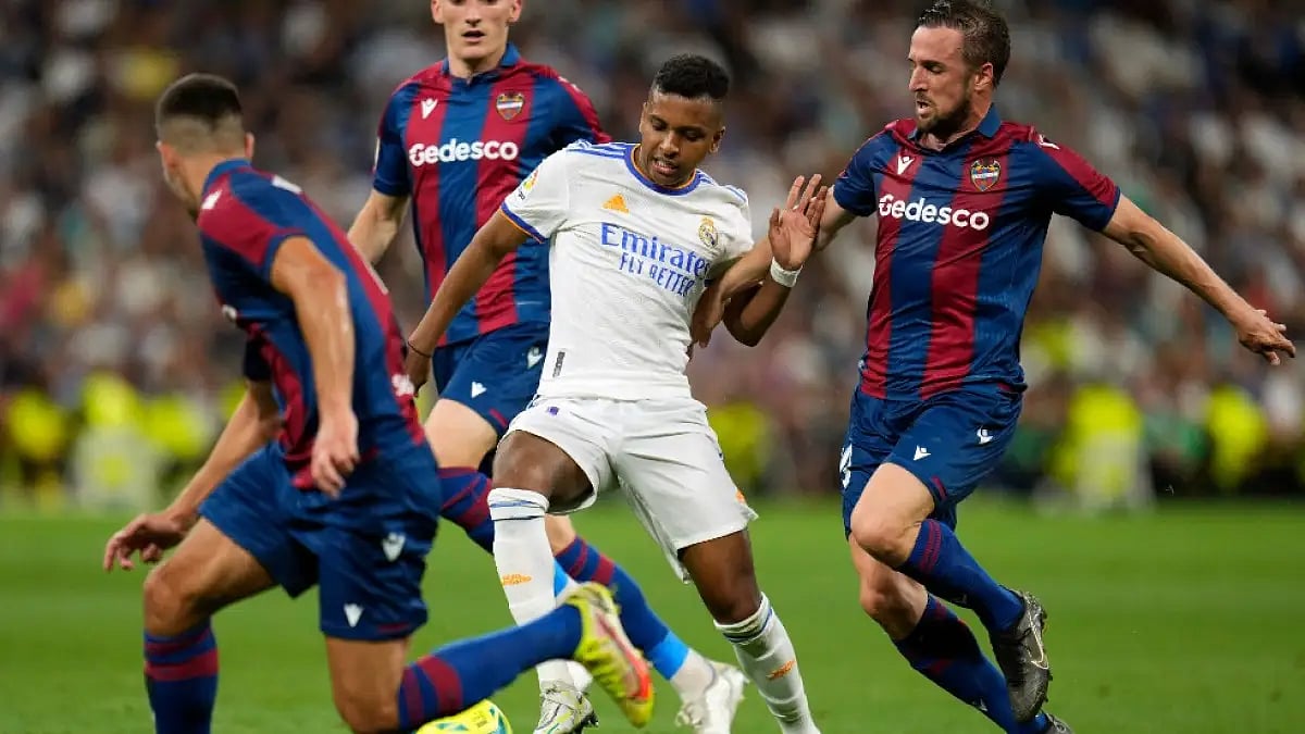 Action during Real Madrid versus Levante encounter in La Liga 2021-22.  