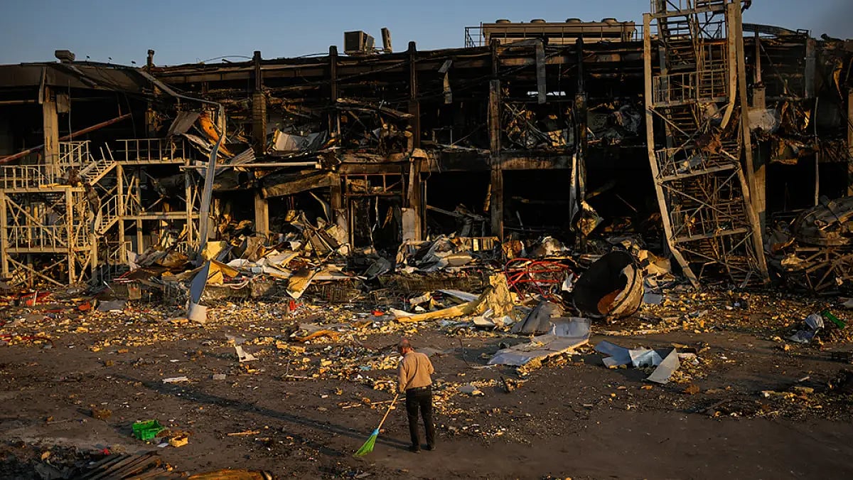 NATO Sees Russia's War Faltering, Mulls Expanding Alliance