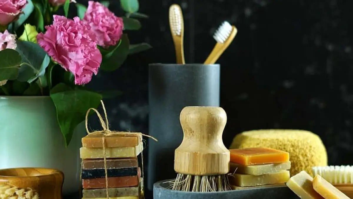 Zero-waste, plastic-free reusable toiletries