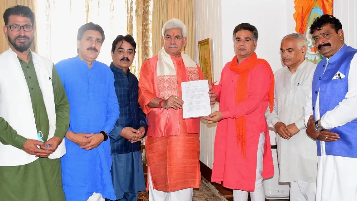 The BJP delegation with Lt Gov Sinha