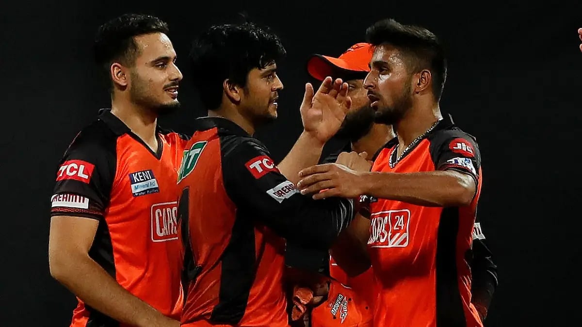 Umran Malik (right) continues to impress with his bowling. He picked three wickets in MI vs SRH, IPL