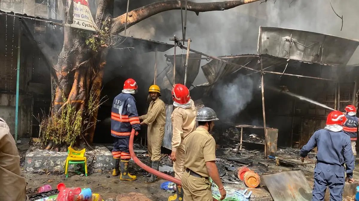 Delhi Jhandewalan fire-fighting operations