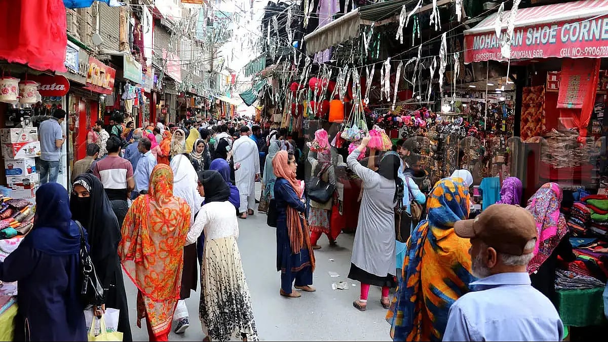 A photograph of a market in Kashmir. Representative image. 