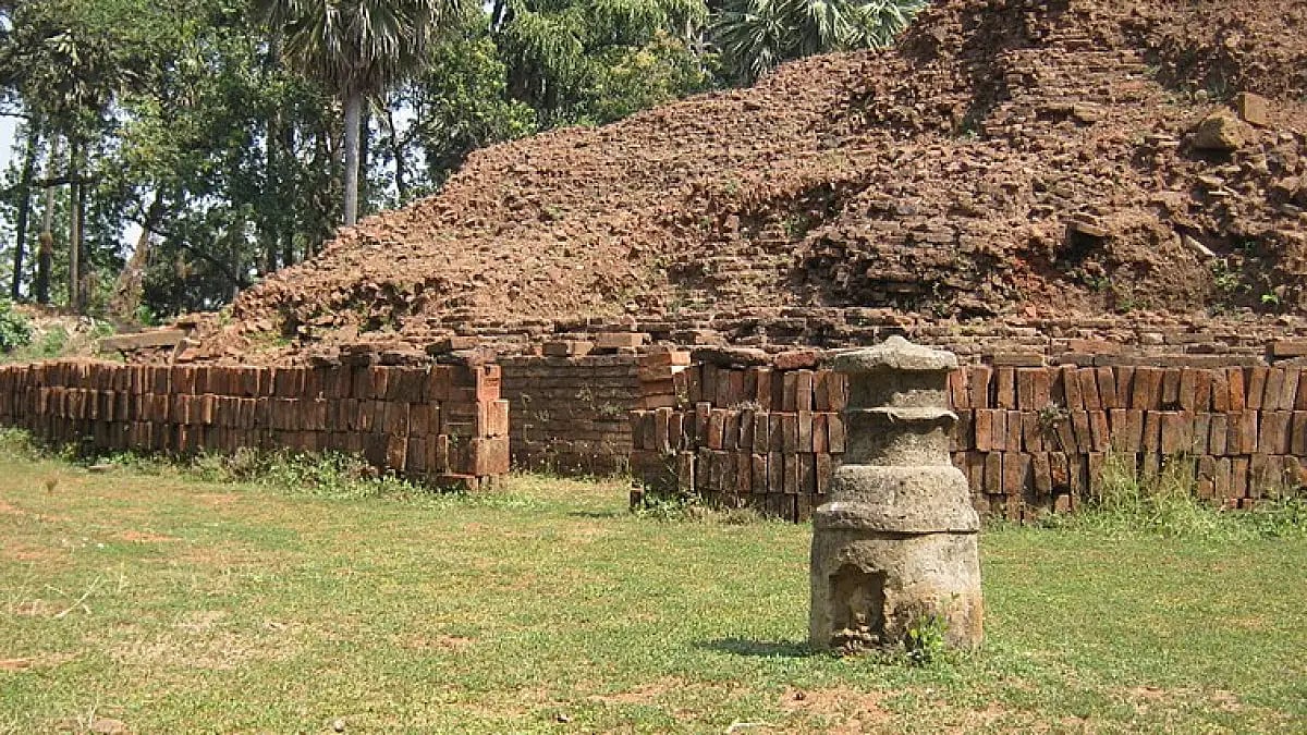 It is believed that the stupa at Sopara was built during 250 BCE