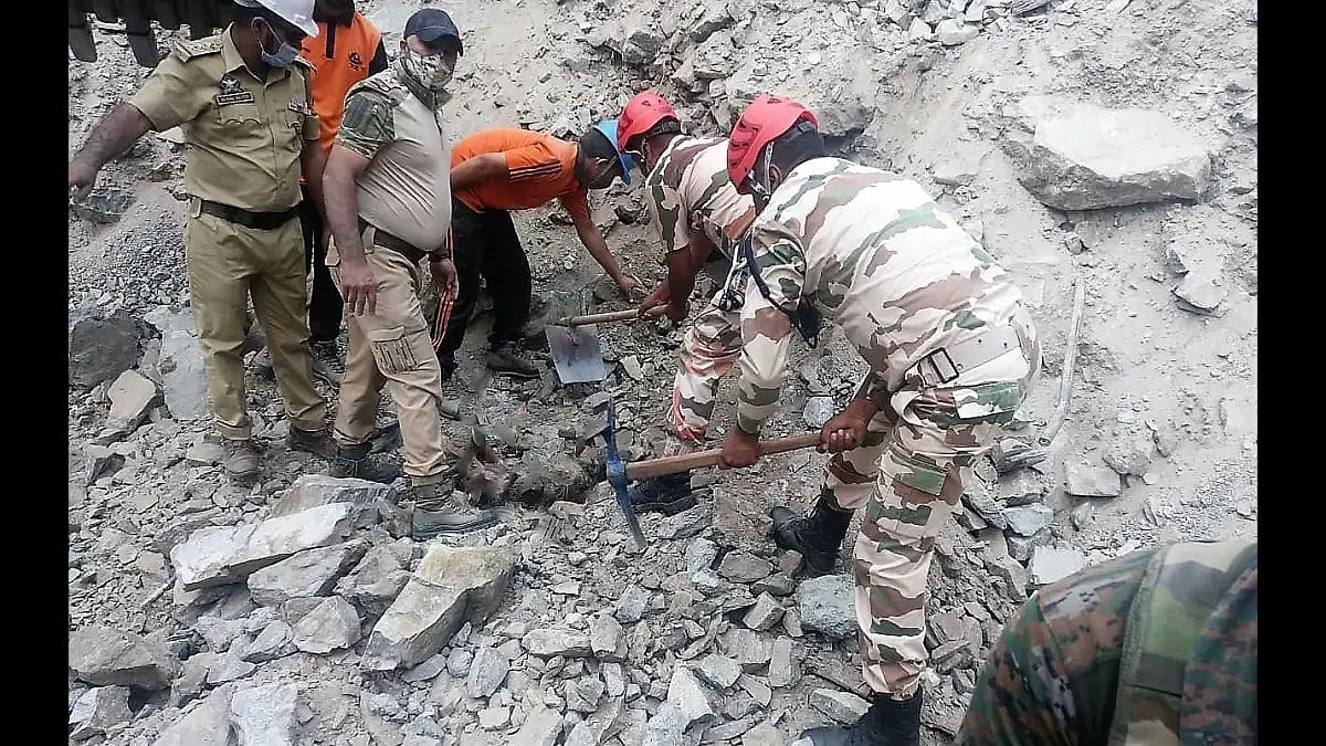 ITBP jawans during rescue operation in Ramban area of J&K.