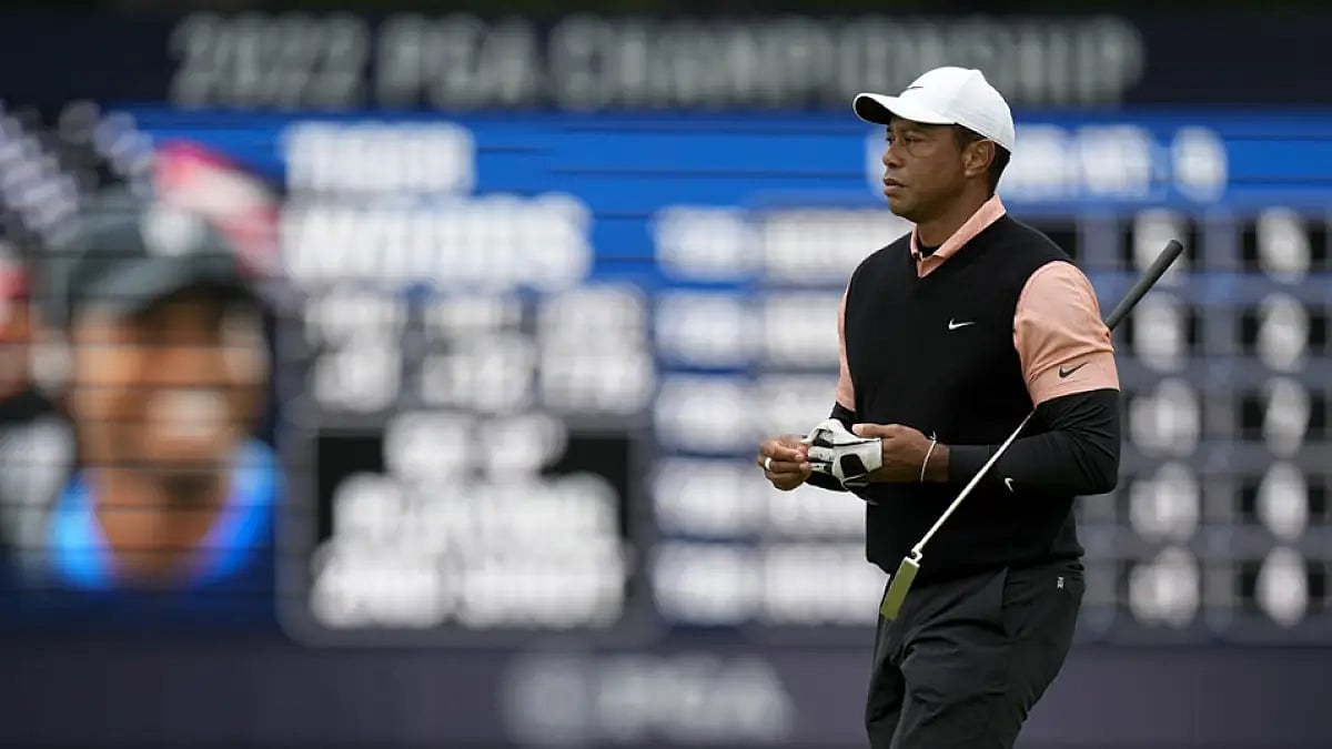 Tiger Woods walks on the green on the 17th hole during the third round of the PGA Championship 2022.