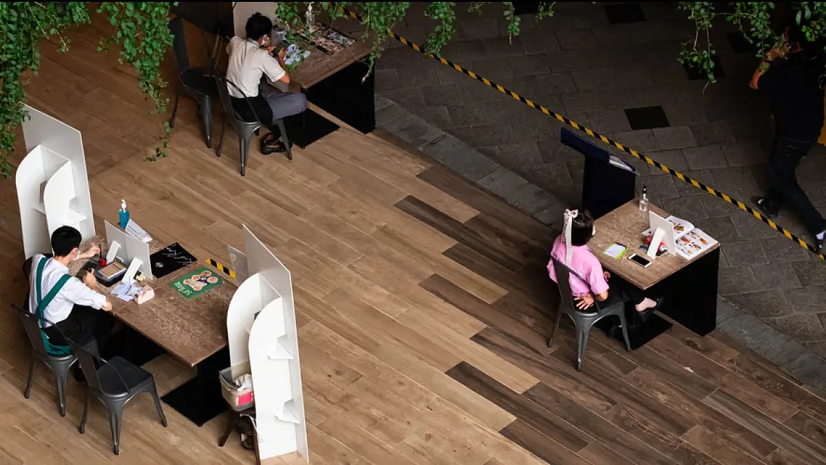 Eating out alone, or while socially distanced, became a thing during the pandemic