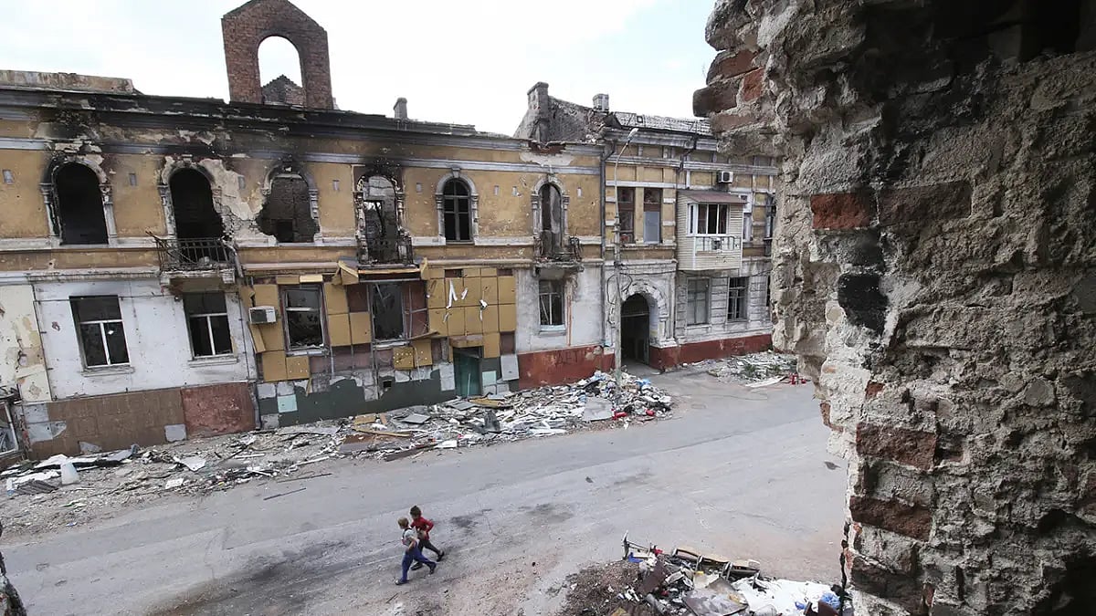 Russia Takes Small Cities, Aims To Widen East Ukraine Battle