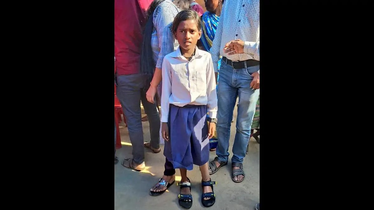 Minor Bihar girl Seema finally gets artificial limb.