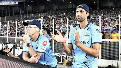 File photo : Gary Kirsten and Ashish Nehra watch IPL 2022 final between Gujarat Titans and Rajasthan Royals.
