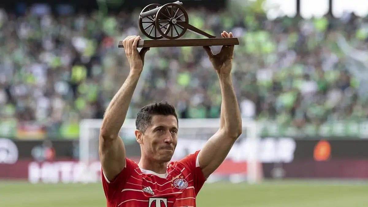 Robert Lewandowski’s Bayern Munich contract runs until 2023.