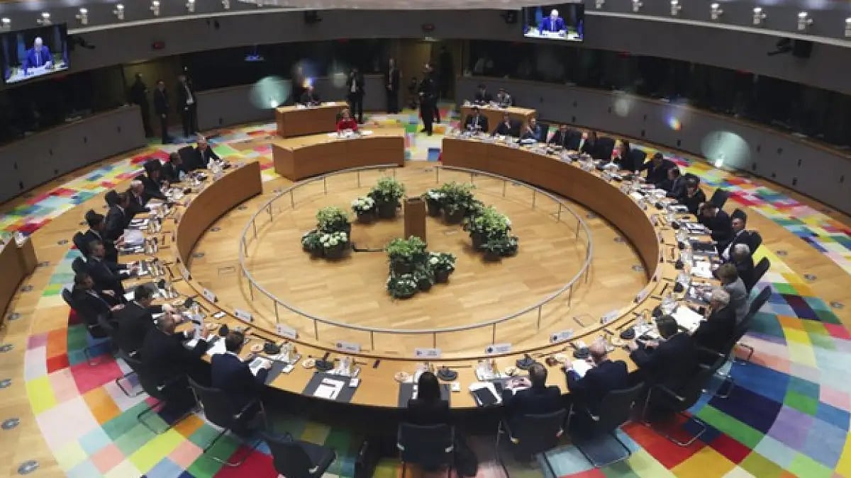 EU Commission Backs Candidate Status For Ukraine