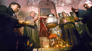 Over 6500 Kashmiri Pandits Still Living In Kashmir: Govt