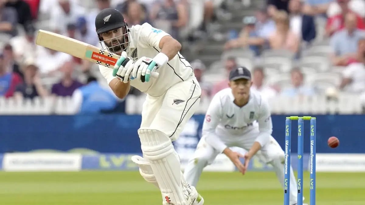 Daryl Mitchell scored unbeaten 97 on the second day of the first Test between New Zealand and Englan