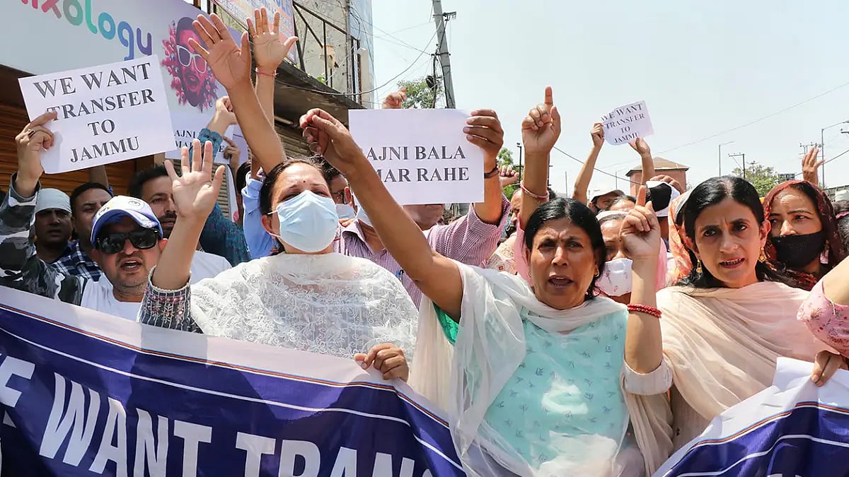 Jammu-based government employees protest