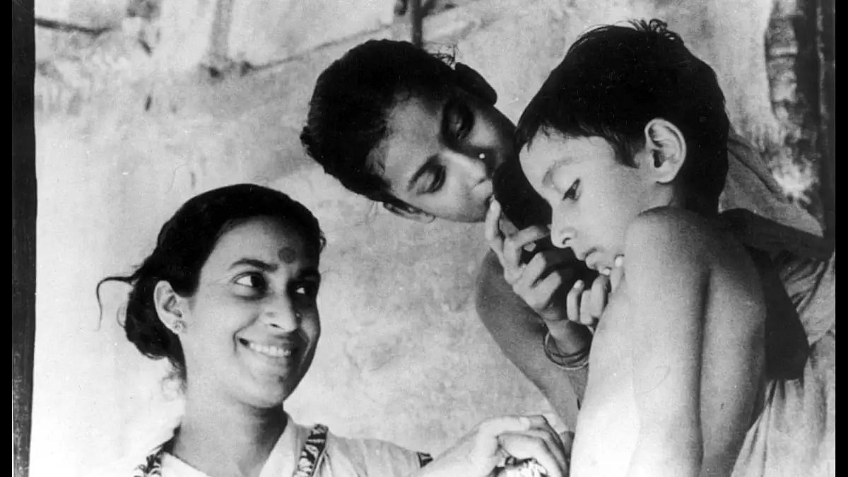 Pather Panchali scene.