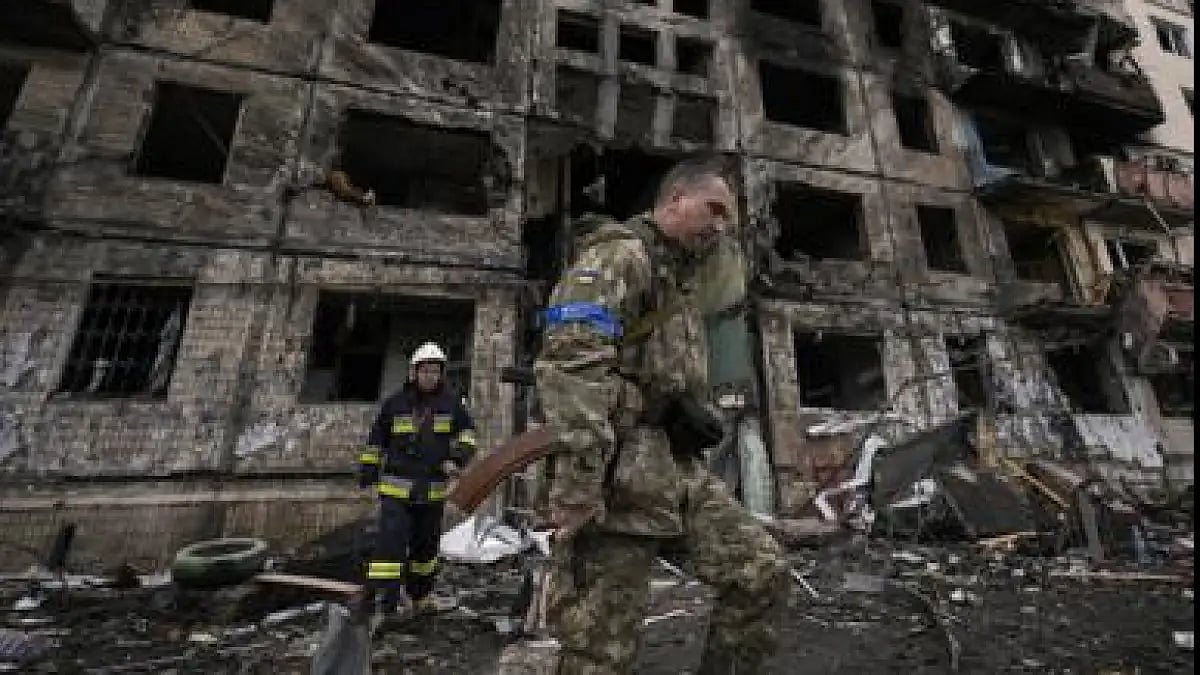 Ukrainian Forces On Cusp Of Retreat From Key Eastern City
