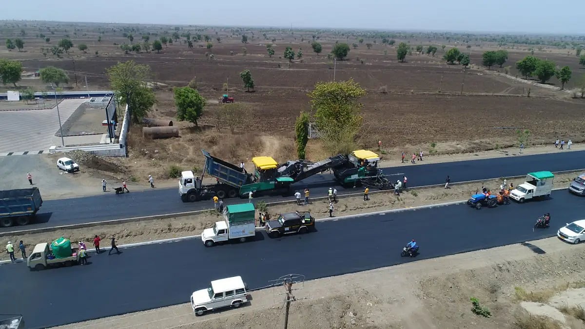 The 75 km long road on NH-53 lies between the Amravati and Akola districts of Maharashtra.