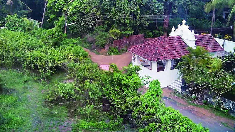 Glimpses of home: Shrine of Nossa Senhora de Bom Parto.