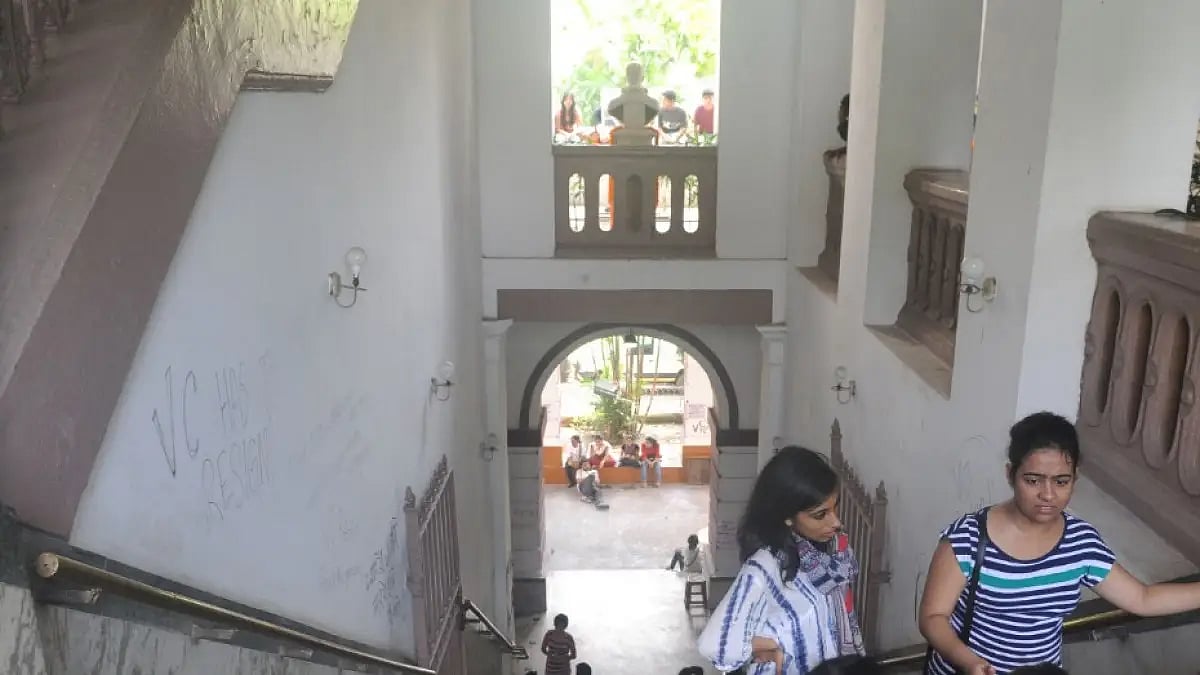 Students demanding entrance examination be re-introduced for admission to arts & science departments