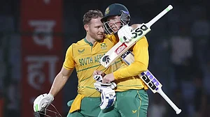 David Miller (left) and Rassie van der Dussen stitched unbeaten 131-run partnership for the fourth w