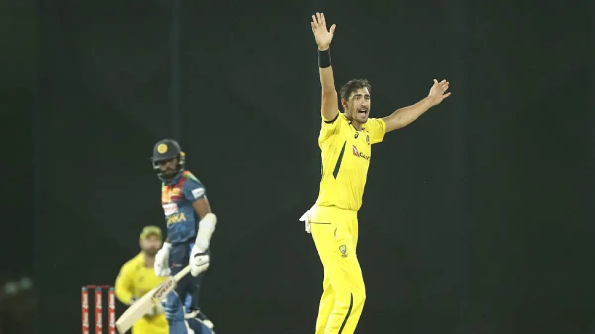 Australia's Mitchell Starc appeals against Sri Lanka's Nuwan Thushara during the first T20I match in Colombo, June 7, 2022.