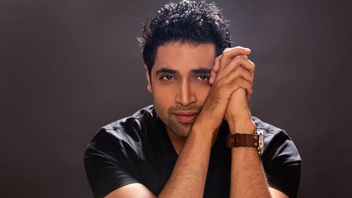 Actor Adivi Sesh plays the role of Sandeep Unnikrishnan in the biographical drama 'Major'.