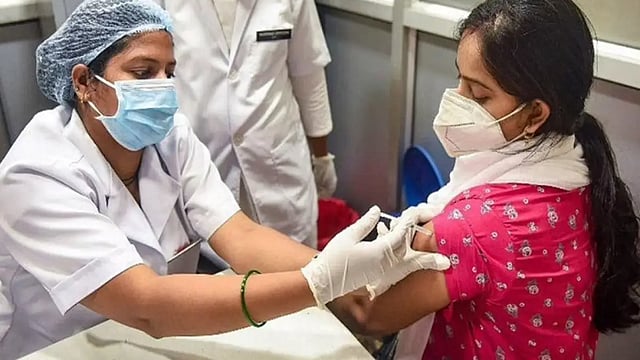  Covid-19 : India Logs Over 8,000 Fresh Infections For Two Consecutive Days, Active Cases Rise To 44,513