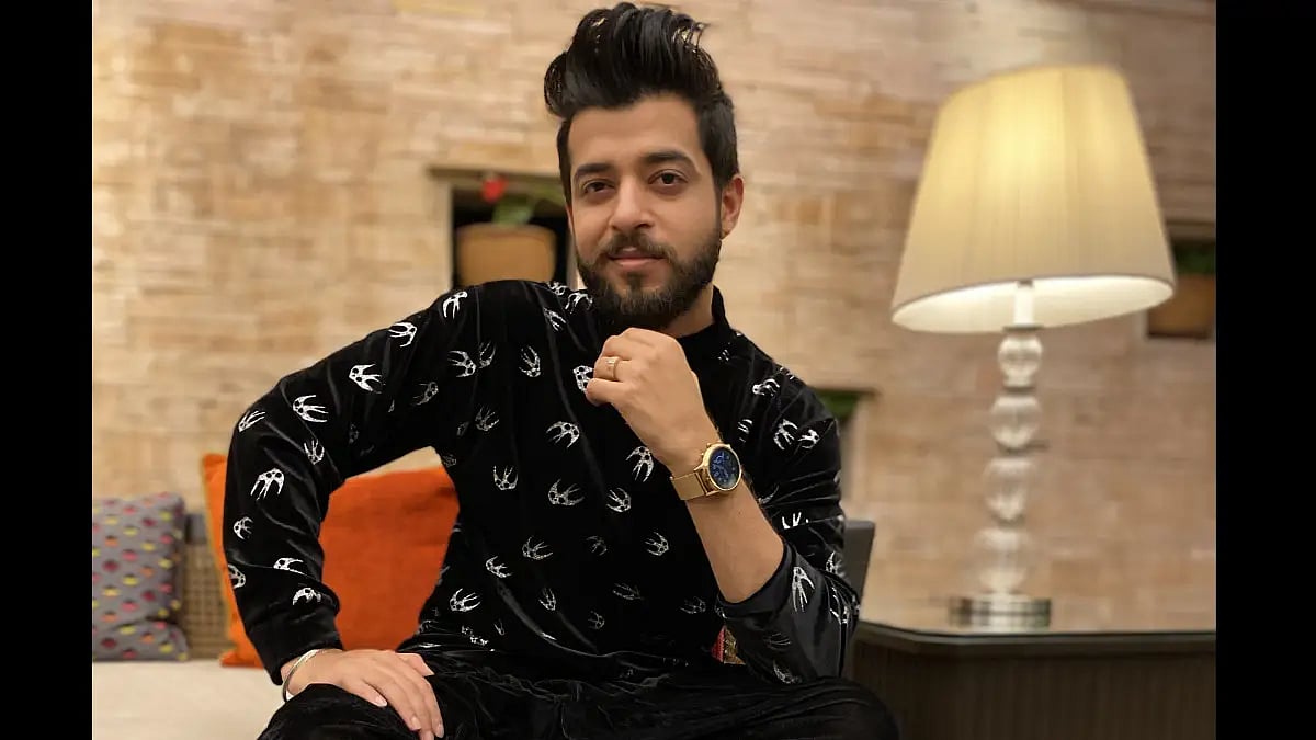 Kashish Kumar, Singer, Composer, Lyricist and Live Performer