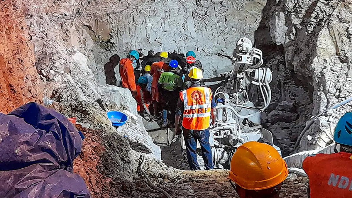 Gujarat: 12-Year-Old Girl Falls Into Borewell, Rescued Within Five Hours