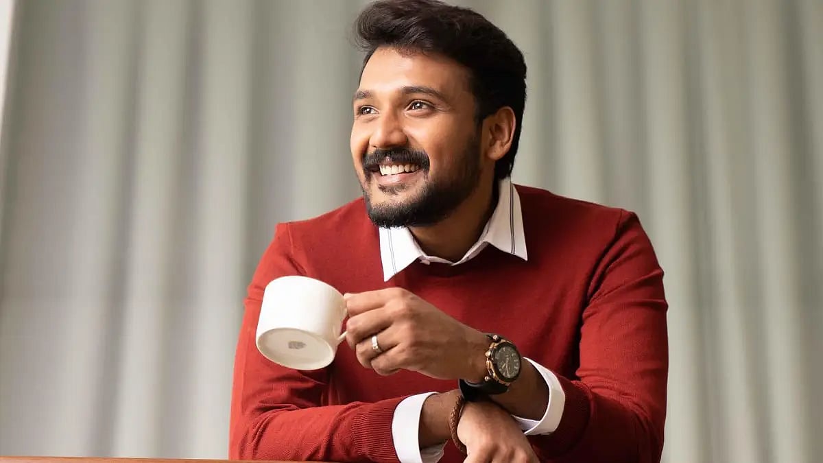 Actor Bellamkonda Ganesh will make his acting debut with 'Swathi Muthyam'.