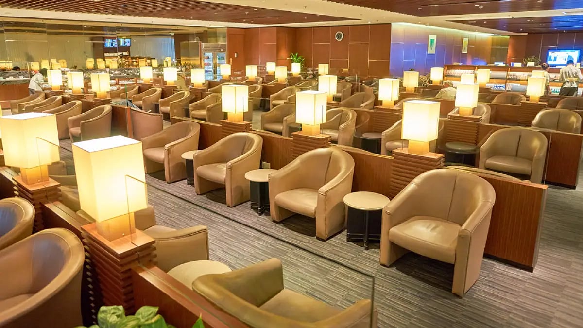 The KrisFlyer Gold Lounge  can accommodate 350 passengers