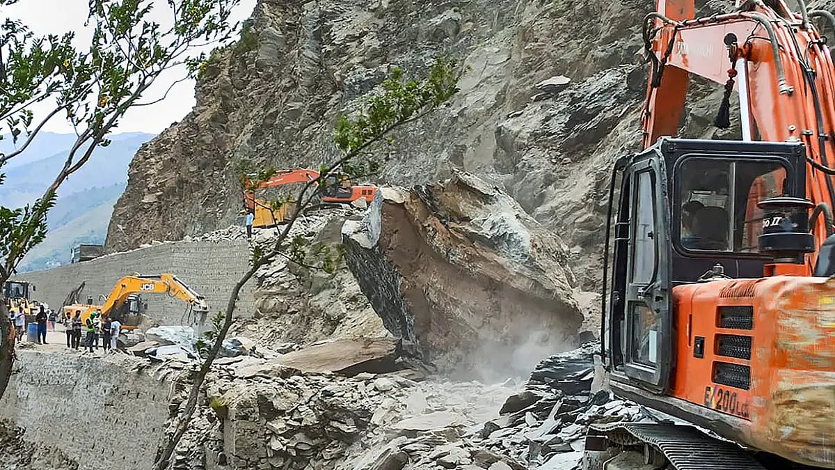 Explosives Used To Crack Boulders And Clear Jammu-Srinagar Highway That Remained Closed Due To Landslides