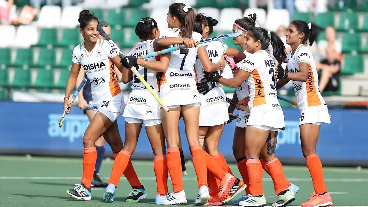 India players celebrate a goal against USA in women's FIH Pro League 2021-22.