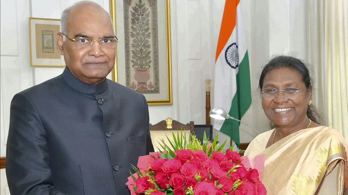 President of India Ram Nath Kovind (left) with NDA's Presidential candidate Droupadi Murmu 
