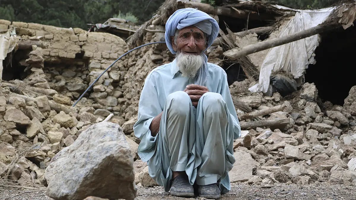 Afghans Bury Dead, Dig For Survivors Of Devastating Quake