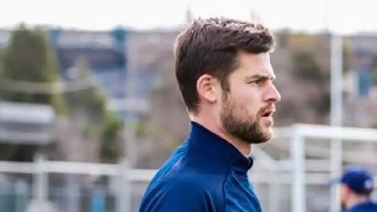 AKT Mohun Bagan coach Juan Ferrando is with Brendan Hamill's skills.