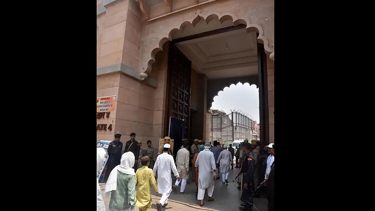 Muslims at Gyanvapi mosque 