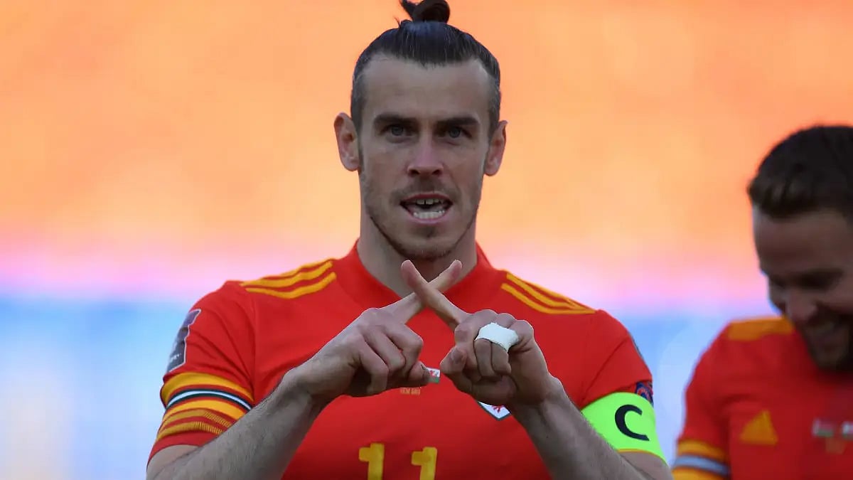 Bale broke the previous Wales record of 28 goals set by Ian Rush. - null