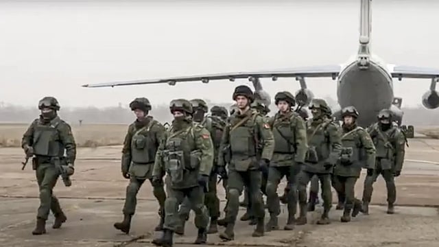 Syrian And Russian Paratroopers Conduct Joint Drill