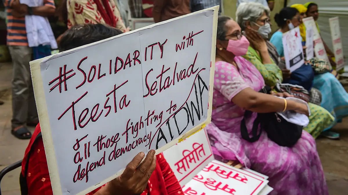 Protest against Teesta Setalvad arrest 