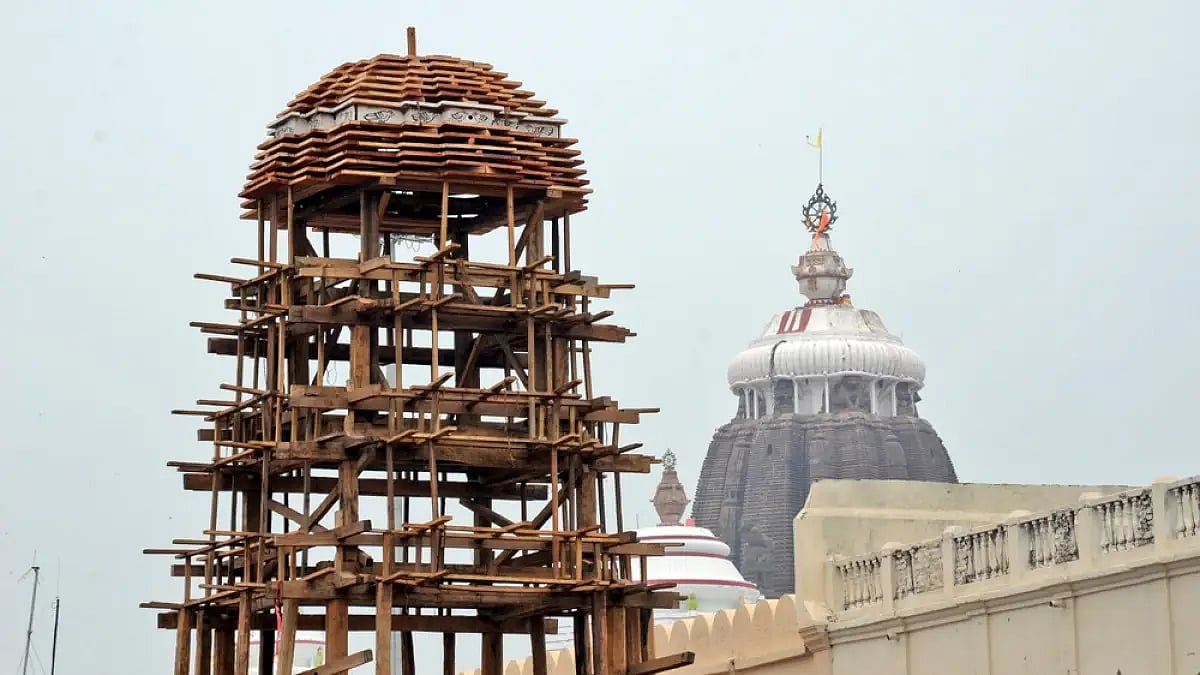 Not just carpenters, even artisans and blacksmiths participate in the making of the chariots