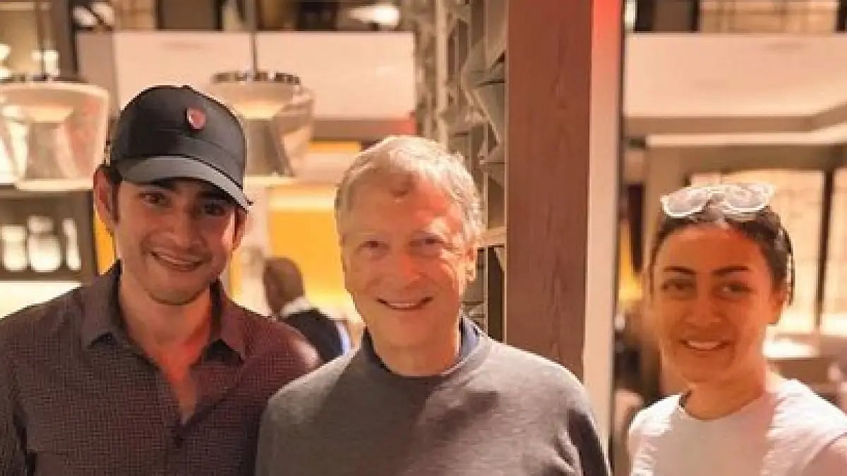 Bill Gates with Mahesh Babu and wife, Namrata Shirodkar