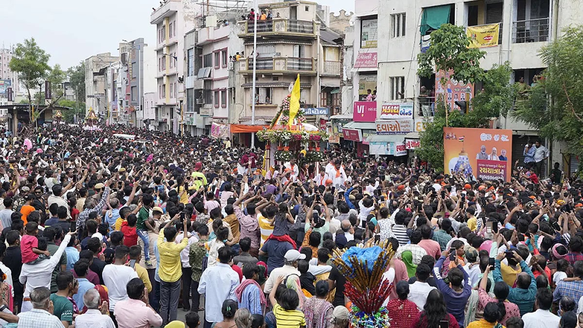 Gujarat: Nearly Dozen Injured After Roof Of A Cabin Collapses On Rath Yatra Route