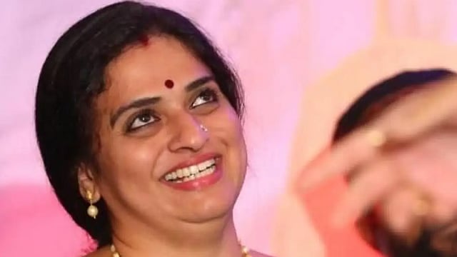 Actress Pavithra Lokesh Lodges Complaint Against Stalking