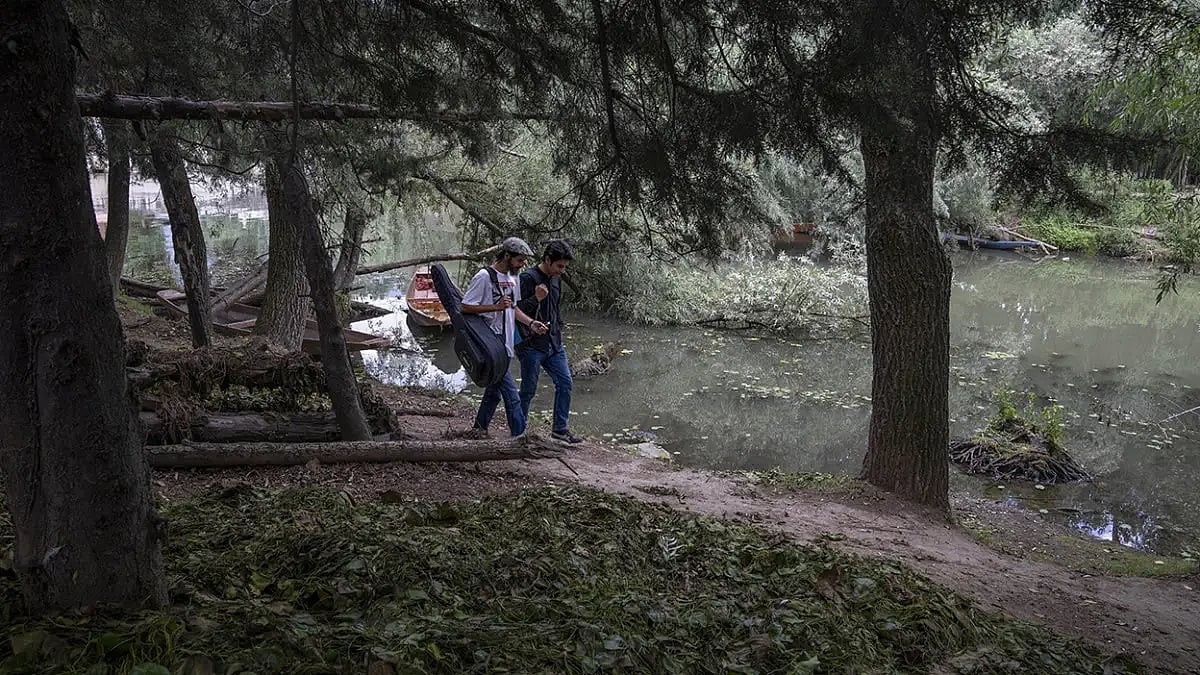 India, Pakistan Should Resolve Kashmir Issue Peacefully Through Talks: China