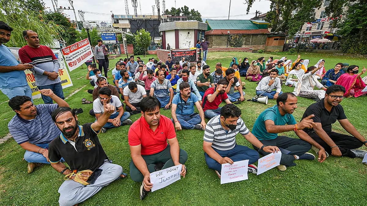 Kashmiri pandits protest in Srinagar 
